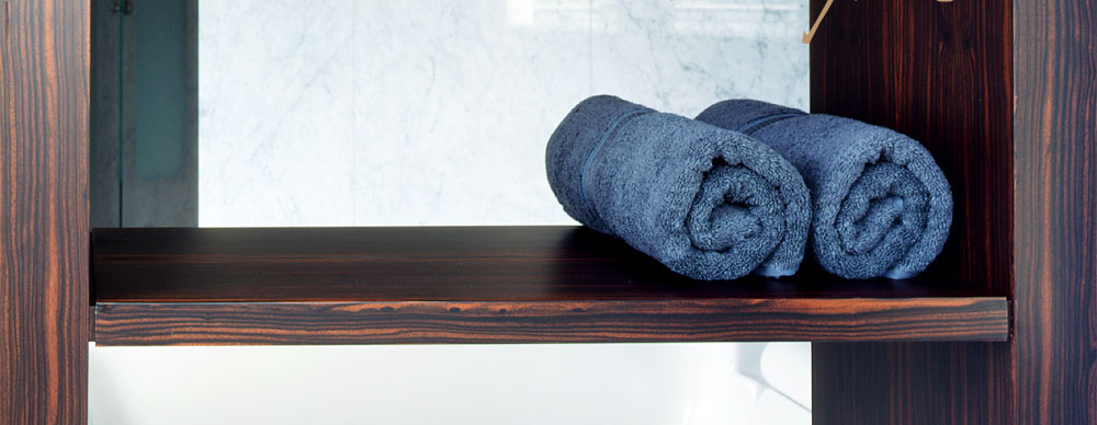 Innenausbau Villa, Badezimmer, Holzmbel